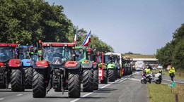 Hollandalı çiftçiler ülke genelinde hükümeti protesto ediyor